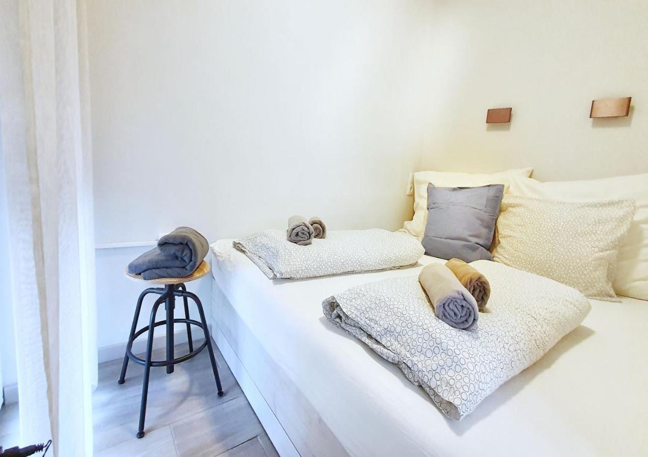 Marina Apartment By Dora Keszthely Esterno foto