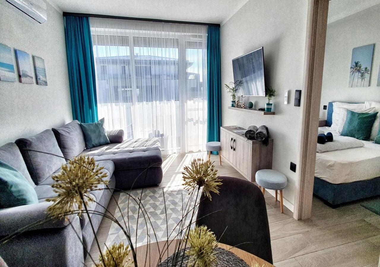 Marina Apartment By Dora Keszthely Esterno foto