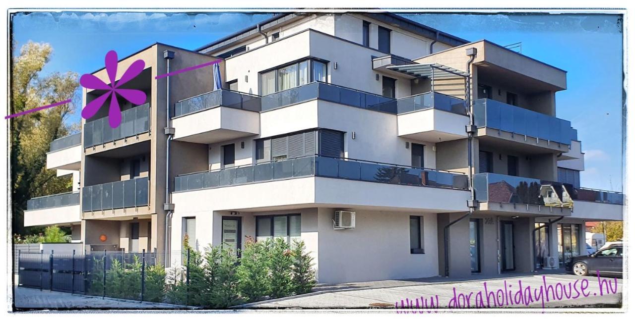 Marina Apartment By Dora Keszthely Esterno foto