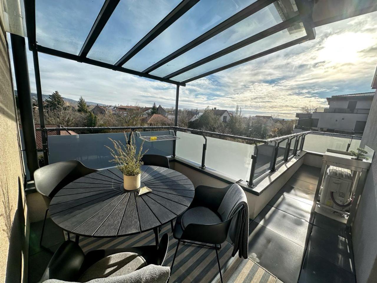 Marina Apartment By Dora Keszthely Esterno foto