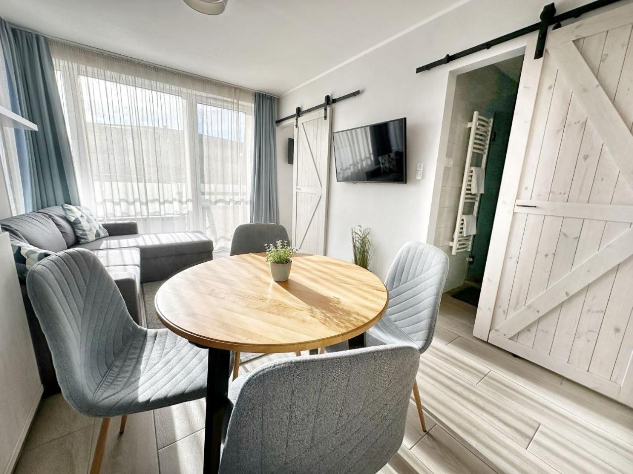 Marina Apartment By Dora Keszthely Esterno foto