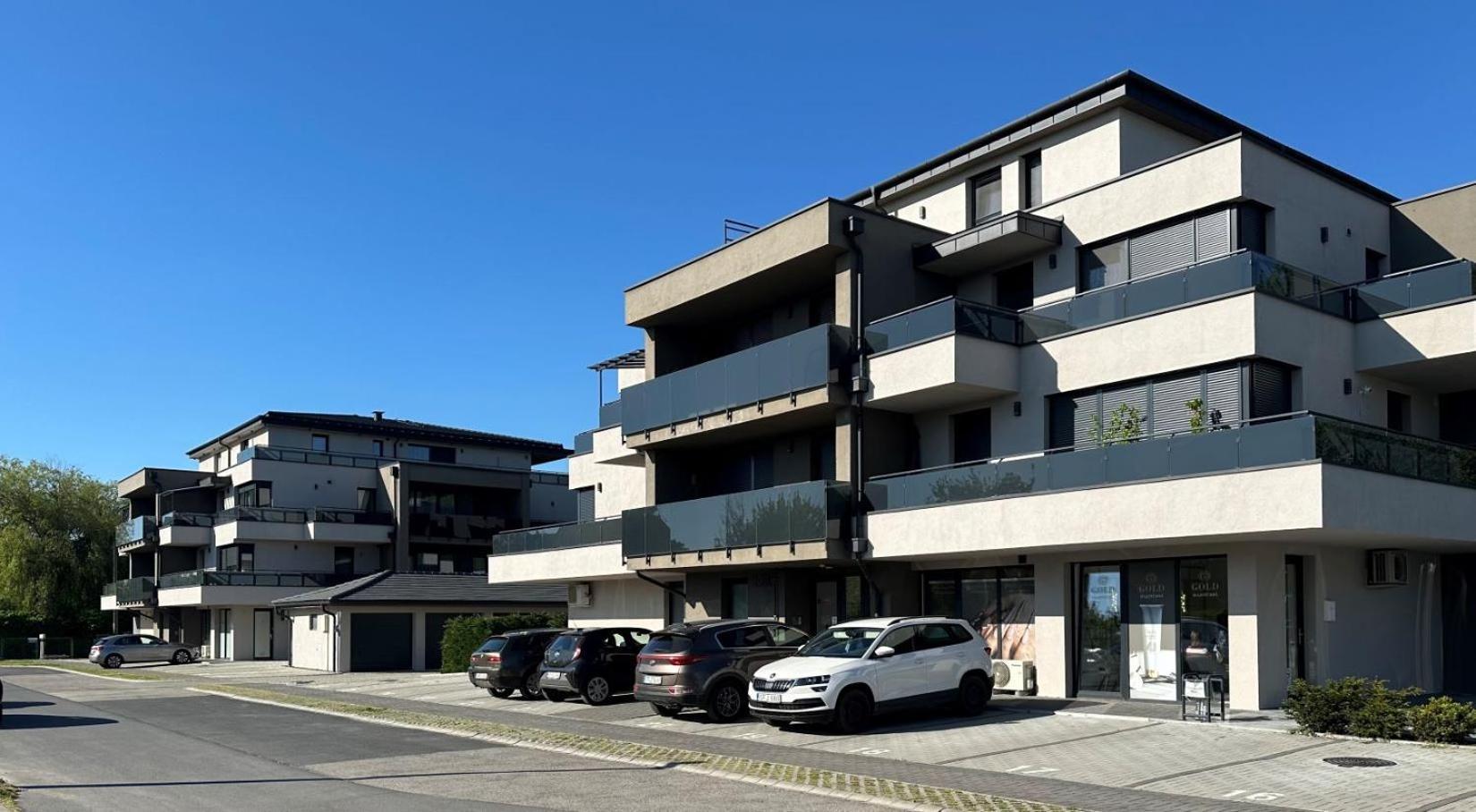 Marina Apartment By Dora Keszthely Esterno foto