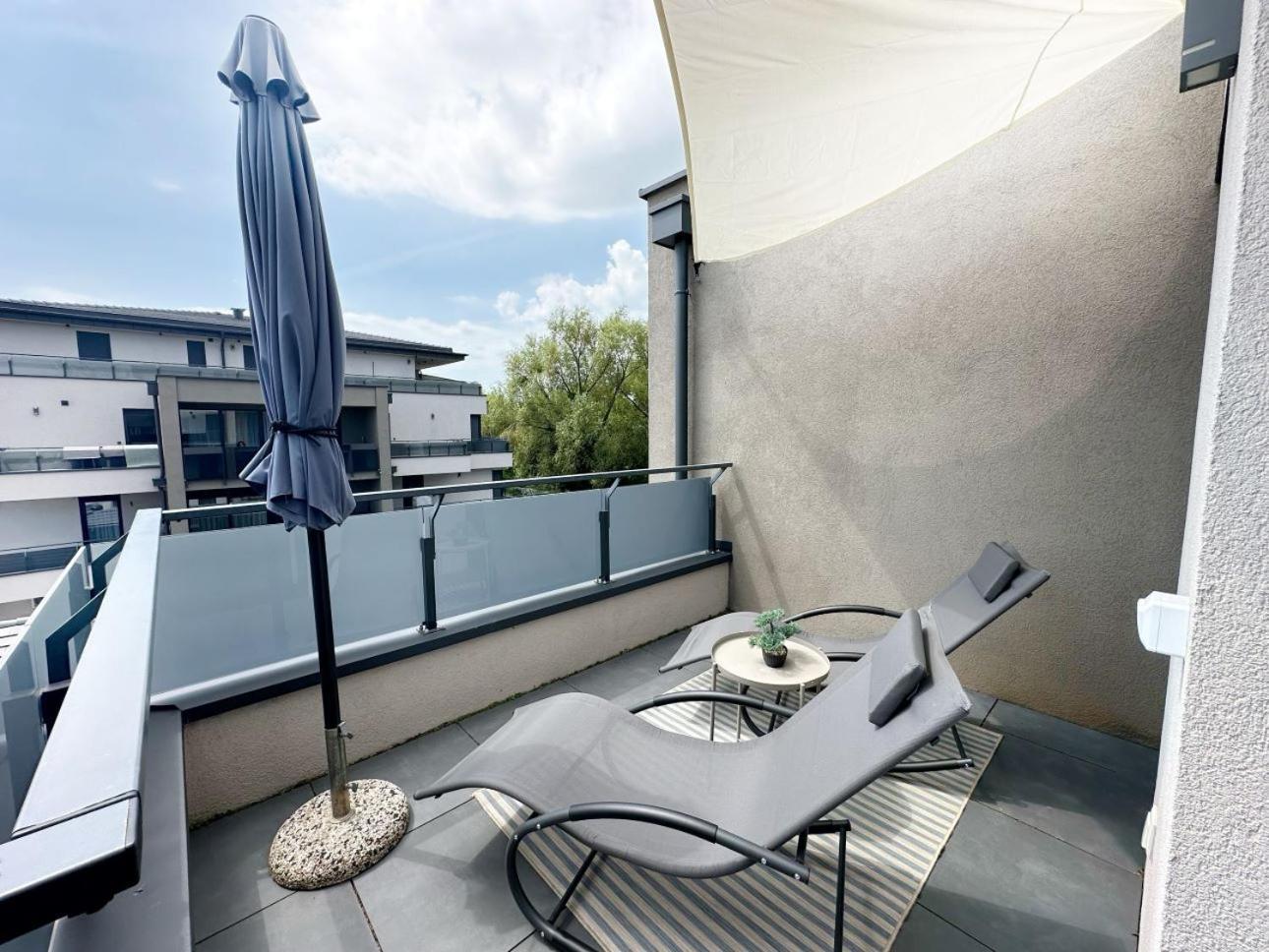 Marina Apartment By Dora Keszthely Esterno foto
