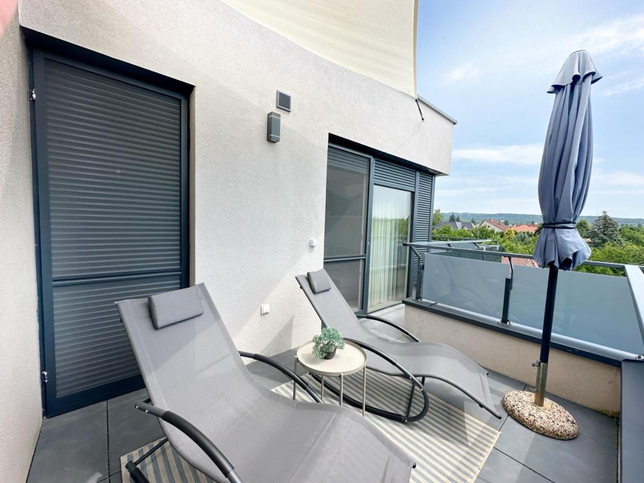 Marina Apartment By Dora Keszthely Esterno foto