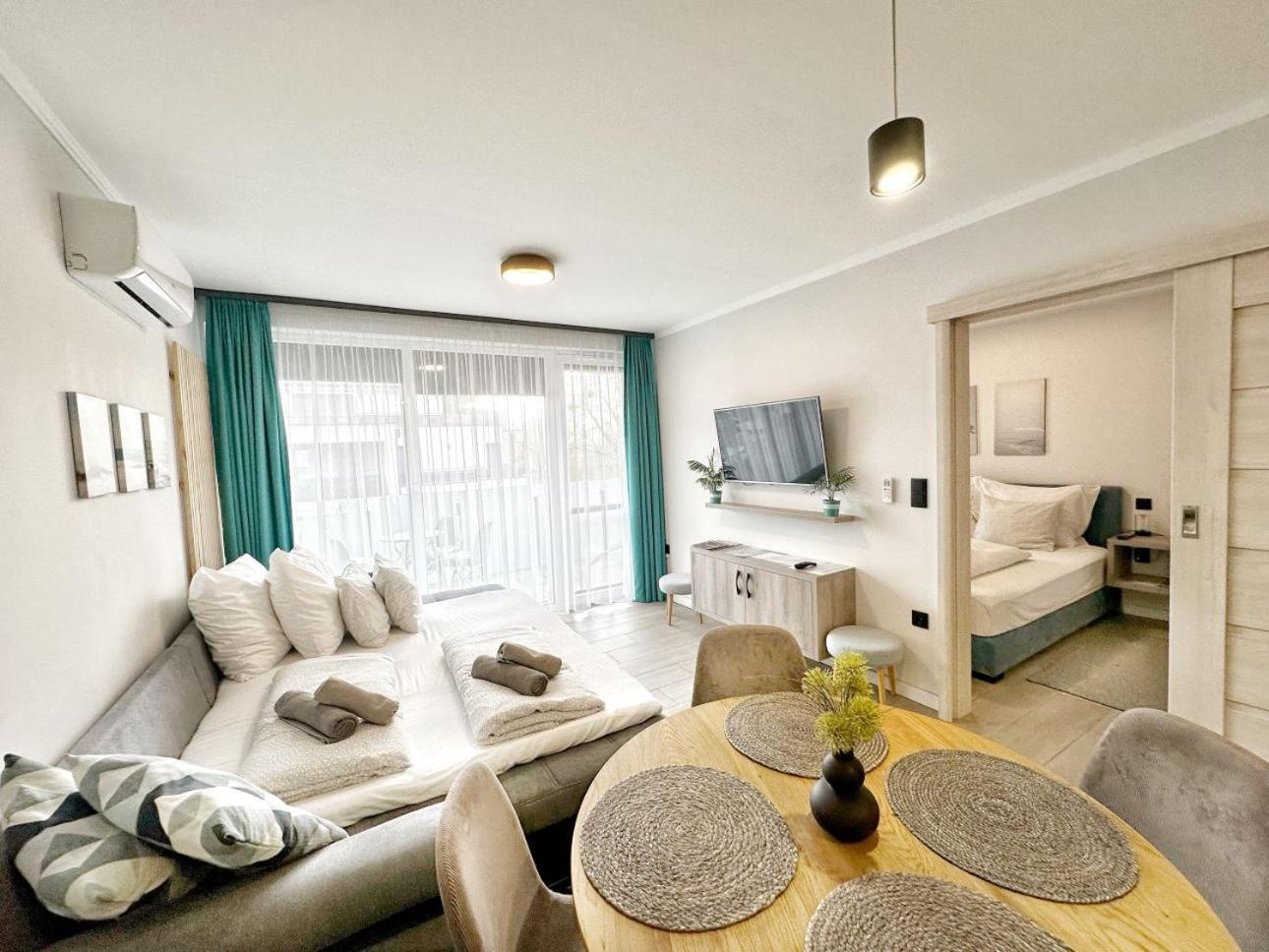 Marina Apartment By Dora Keszthely Esterno foto